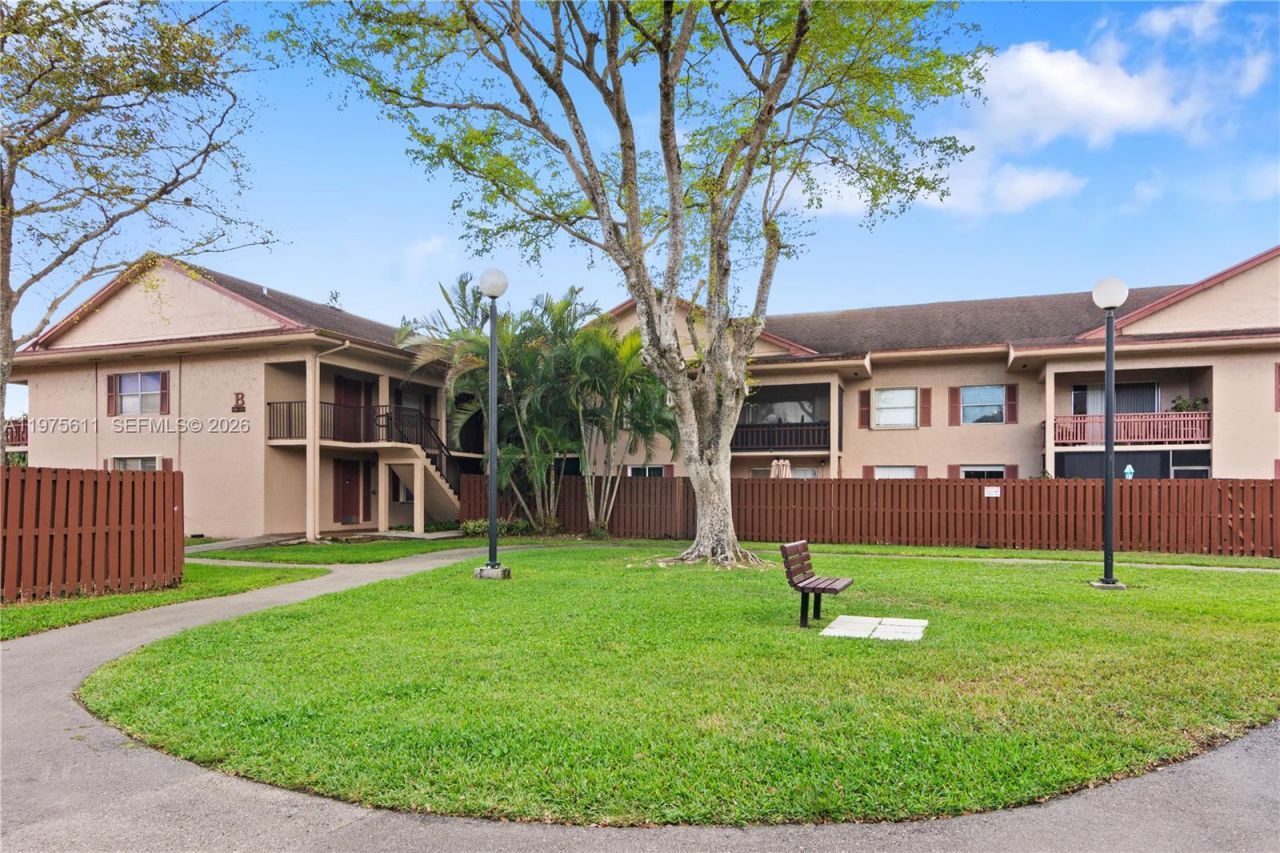 11209 SW 88th St , Unit 101B, Miami, FL 33176 Photo
