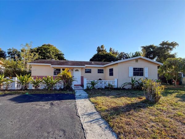 7212 SW 3rd Ct , North Lauderdale, FL 33068