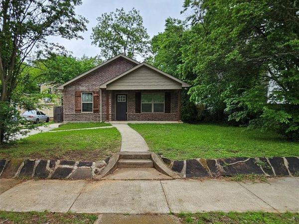 921 W Day Street, Denison, TX 75020