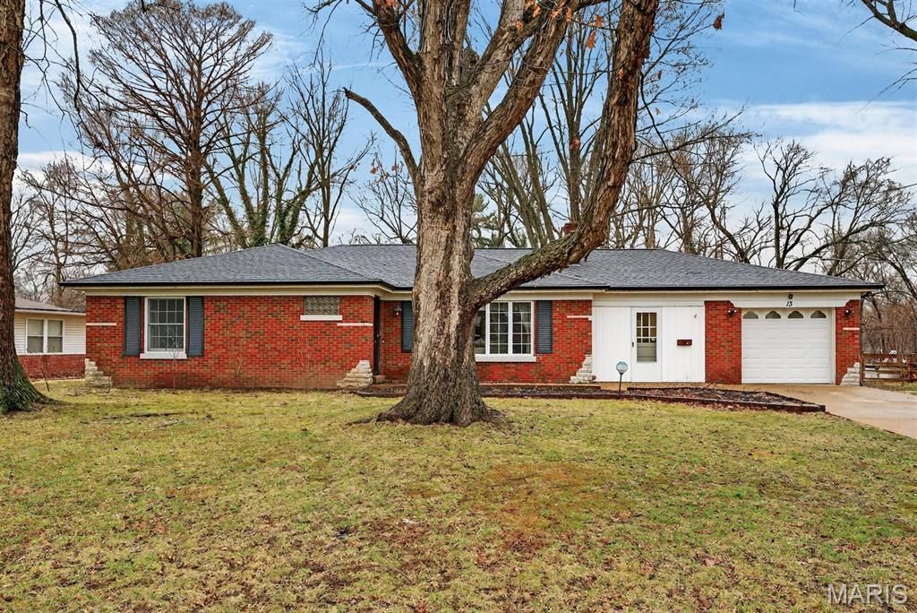 13 Meta Drive, Swansea, IL 62226 Main Photo