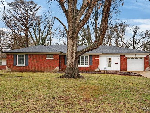 13 Meta Drive, Swansea, IL 62226