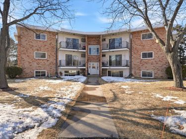 1150 Dellwood Street S, Unit 103, Cambridge, MN 55008