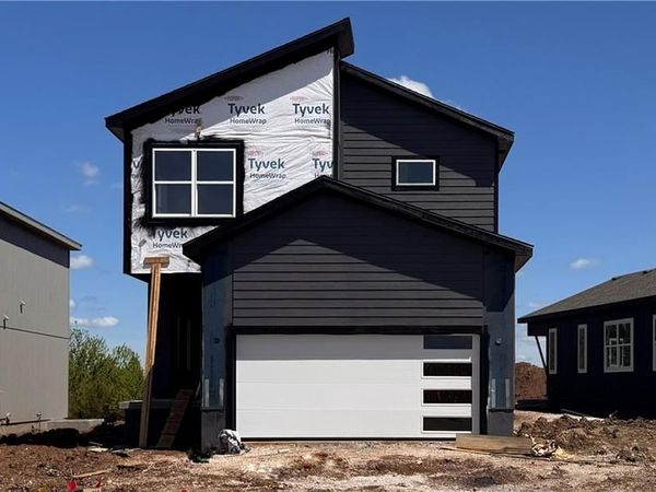 806 Glenn Circle, Raymore, MO 64083
