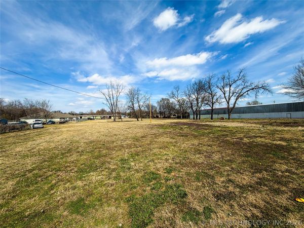 206 W 4th Street , Tahlequah, OK 74464