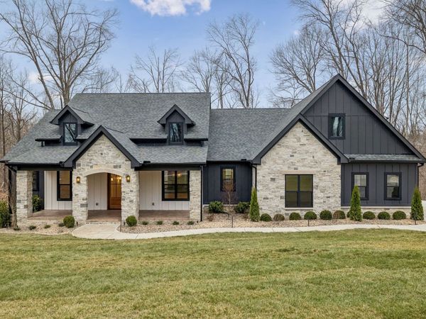 8678 Poplar Creek Rd , Nashville, TN 37221