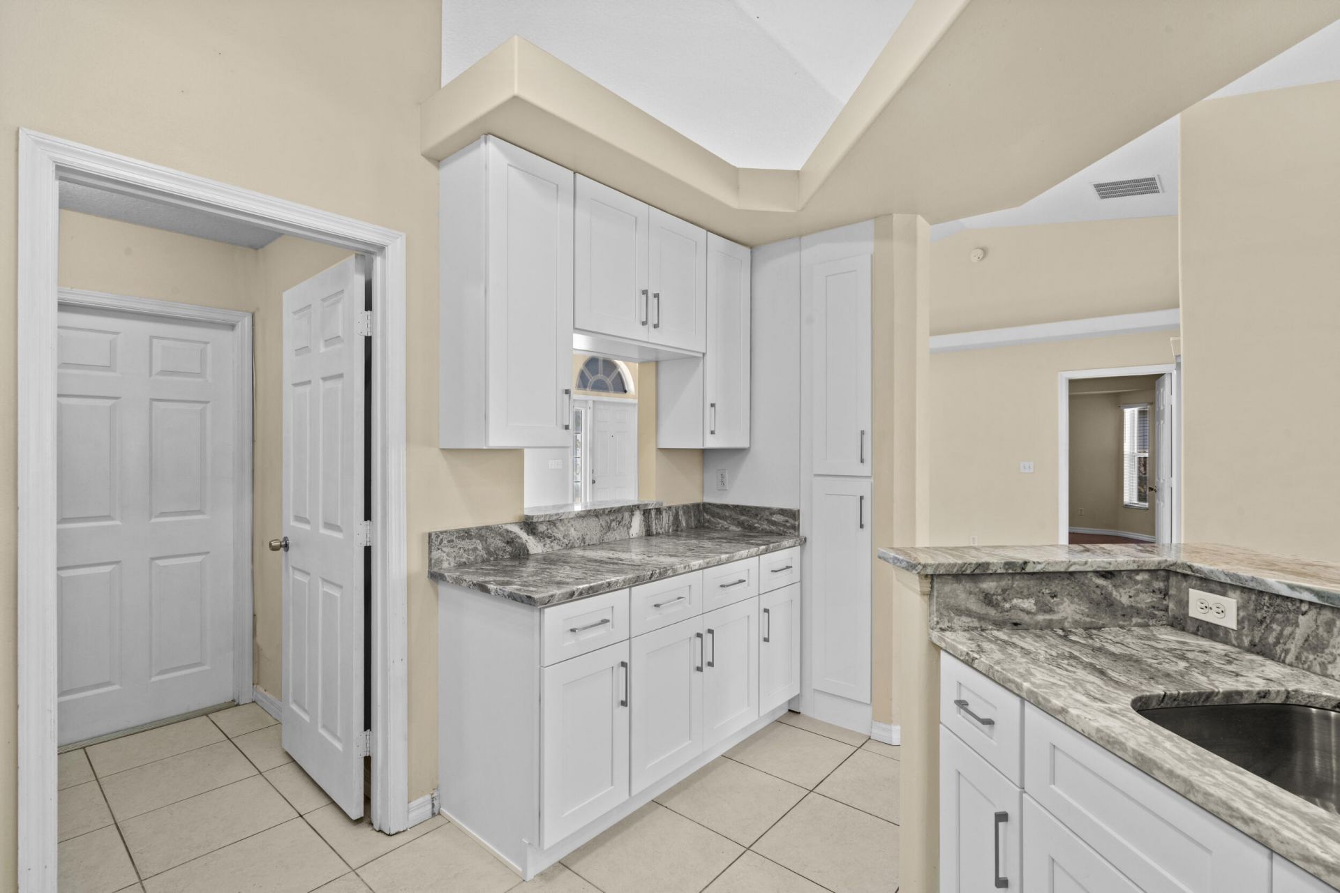 241 SE Starfish, Port Saint Lucie, FL 34984 Photo