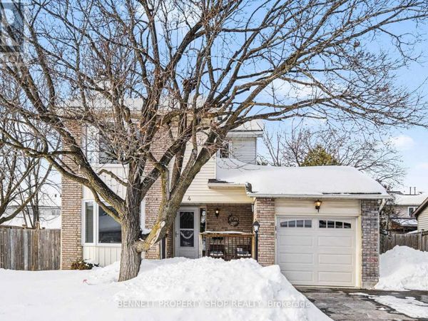 4 Bartley Crescent, Ottawa, ON K2J2J7