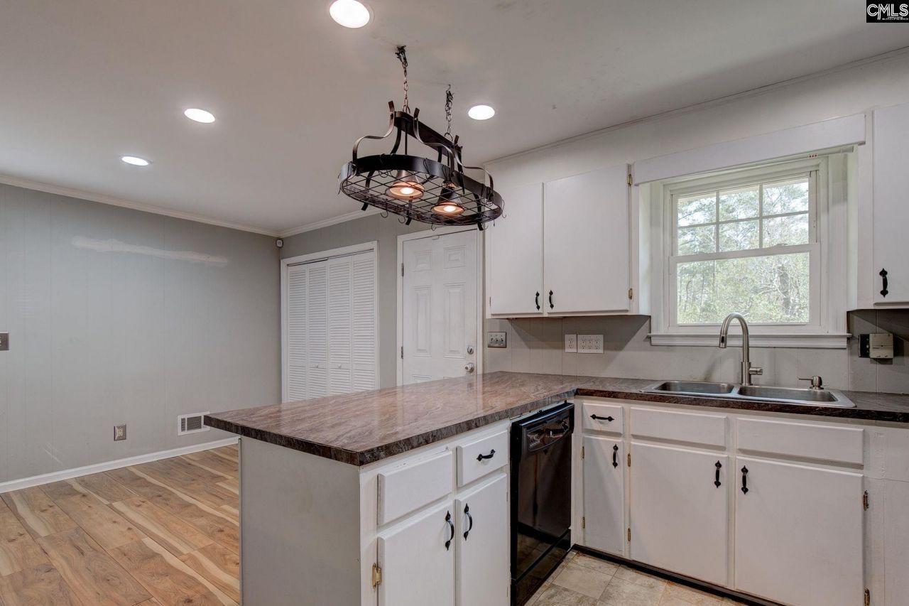 131 Cardinal Drive  Photo 11