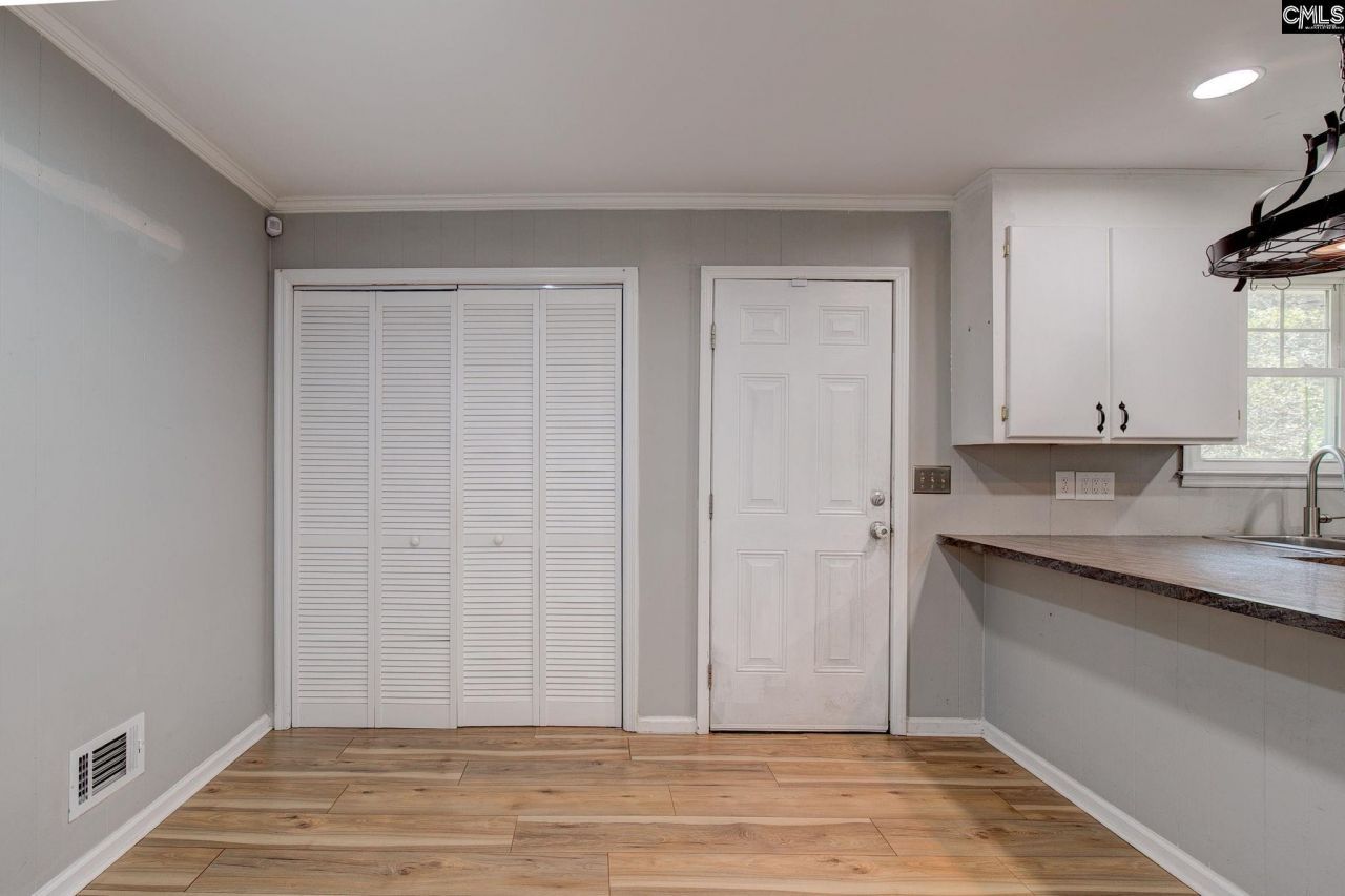 131 Cardinal Drive  Photo 12