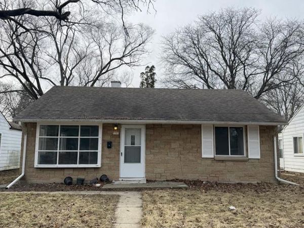 5791 N 32nd STREET, Milwaukee, WI 53209