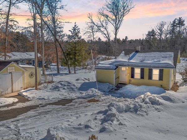 19 Maple Avenue, Newton, NH 03858