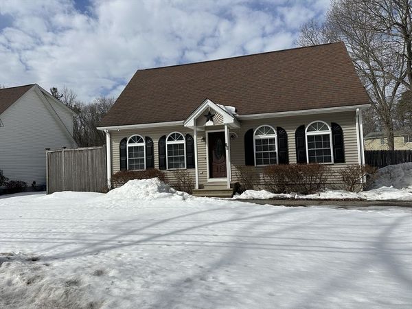 54 Old Fuller Rd Ext, Chicopee, MA 01020