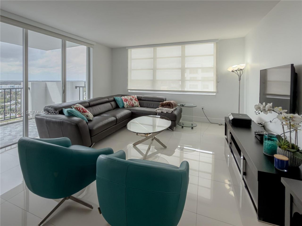 2750 NE 183rd St , Unit 2108, Aventura, FL 33160 Photo