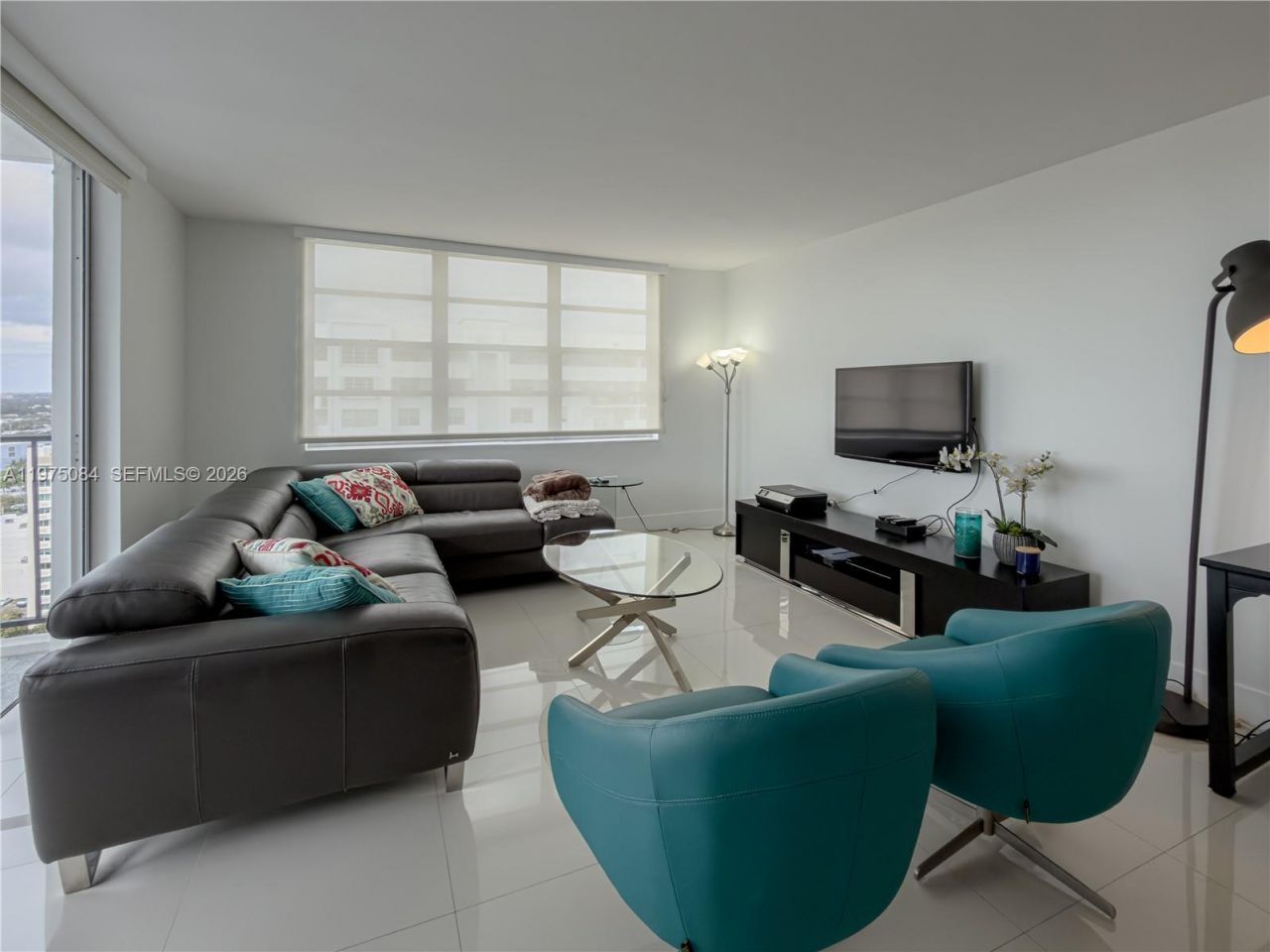 2750 NE 183rd St , Unit 2108, Aventura, FL 33160 Photo