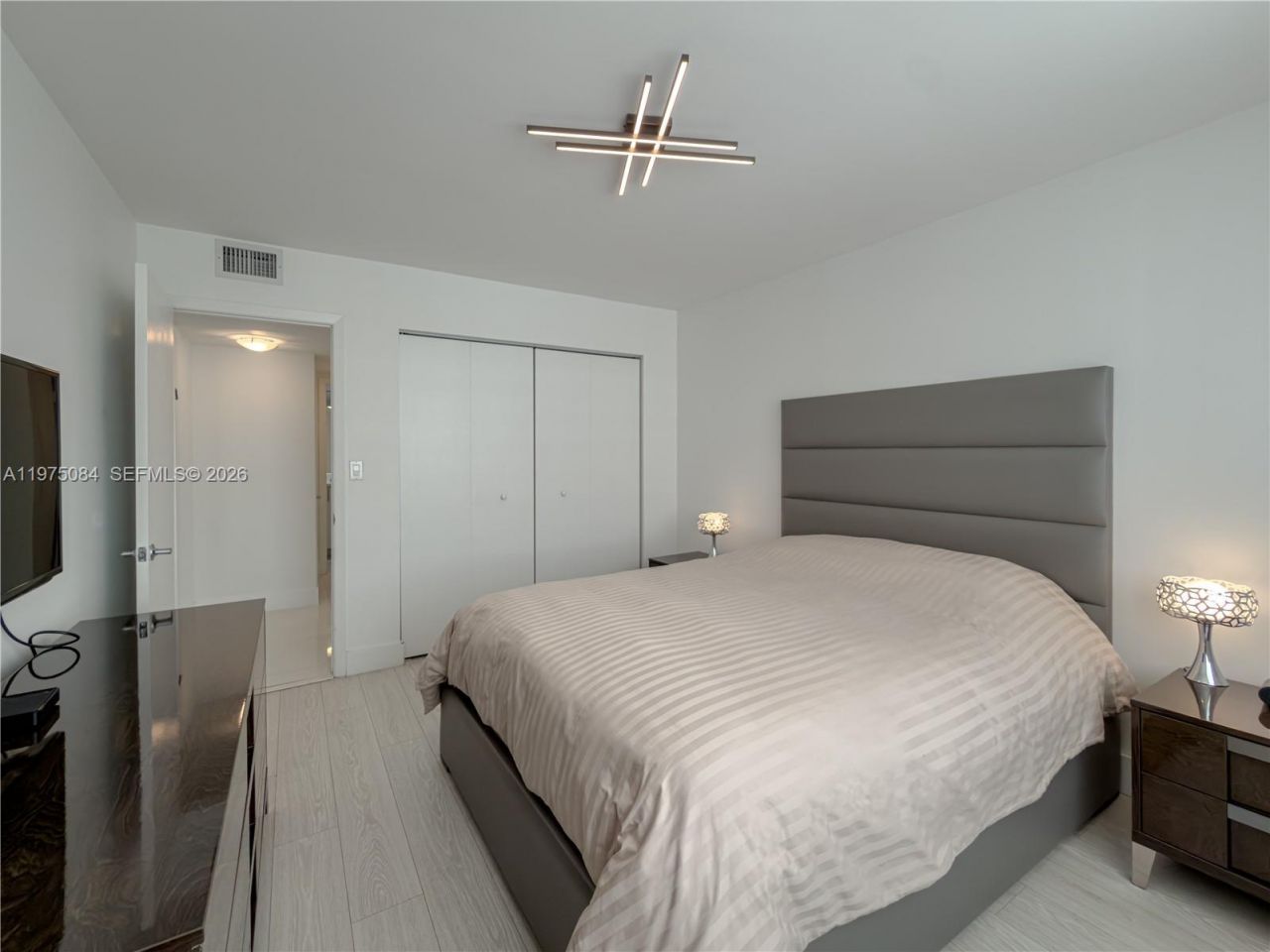 2750 NE 183rd St , Unit 2108, Aventura, FL 33160 Photo