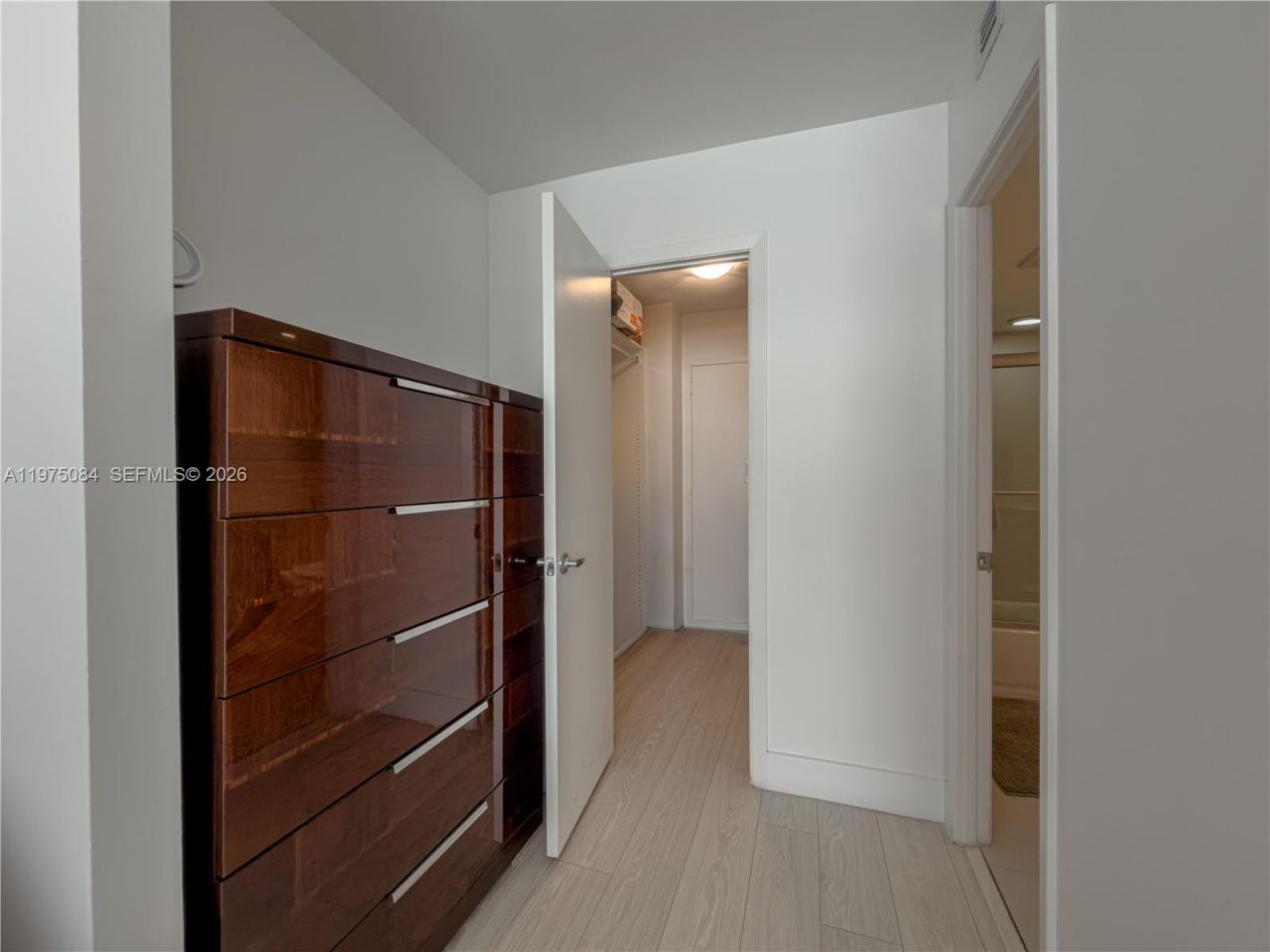 2750 NE 183rd St , Unit 2108, Aventura, FL 33160 Photo