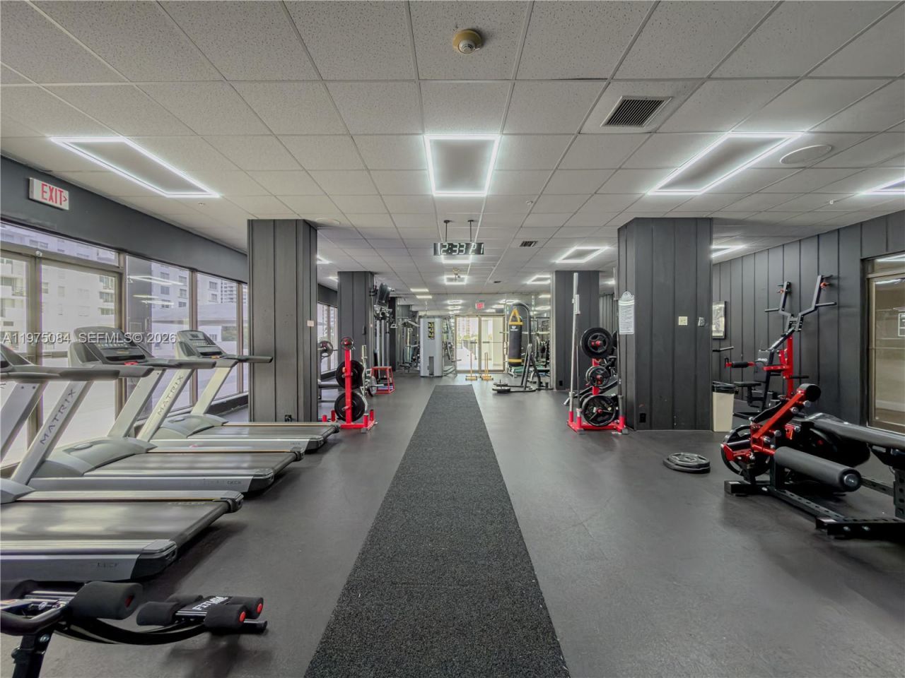 2750 NE 183rd St , Unit 2108, Aventura, FL 33160 Photo