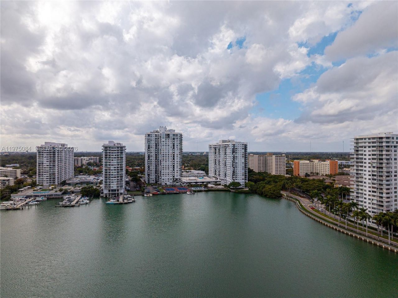 2750 NE 183rd St , Unit 2108, Aventura, FL 33160 Photo