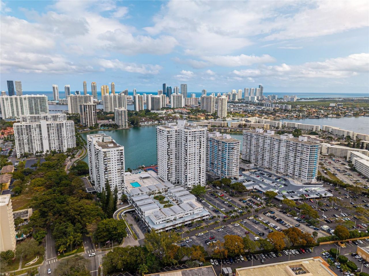 2750 NE 183rd St , Unit 2108, Aventura, FL 33160 Photo