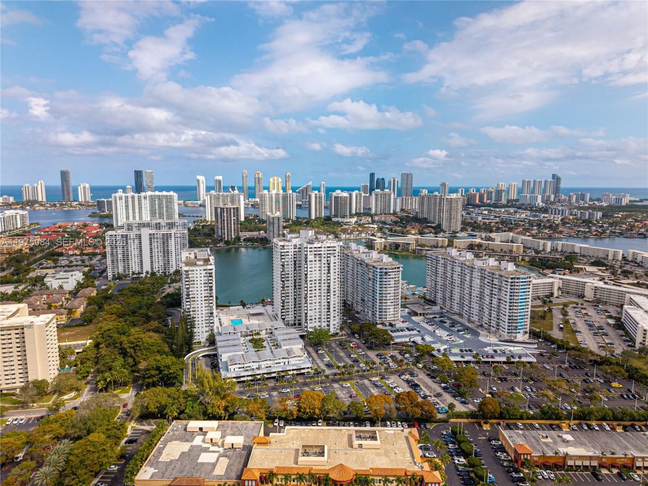 2750 NE 183rd St , Unit 2108, Aventura, FL 33160 Photo