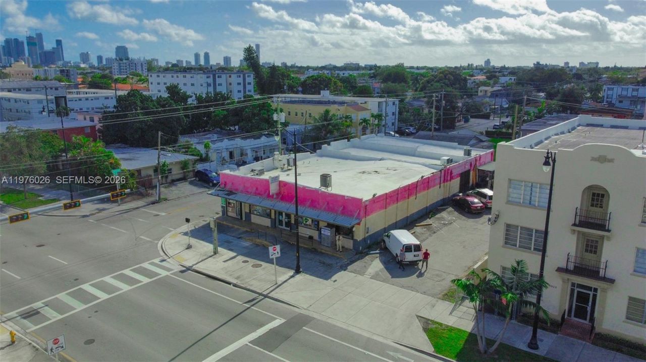 1910 SW 1st St , Miami, FL 33135 Photo