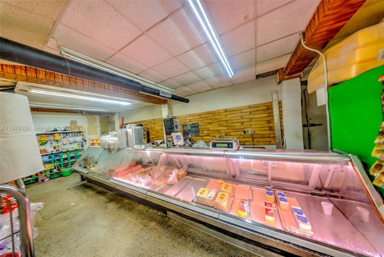 1910 SW 1st St , Miami, FL 33135 Photo