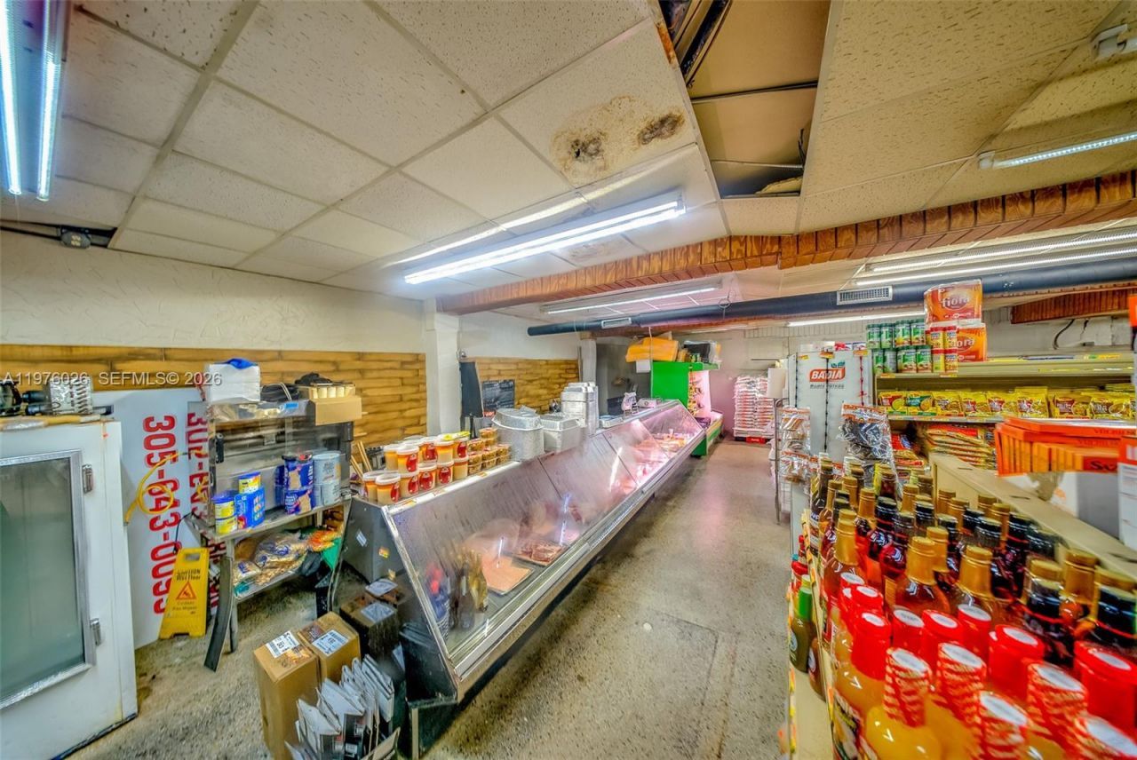 1910 SW 1st St , Miami, FL 33135 Photo