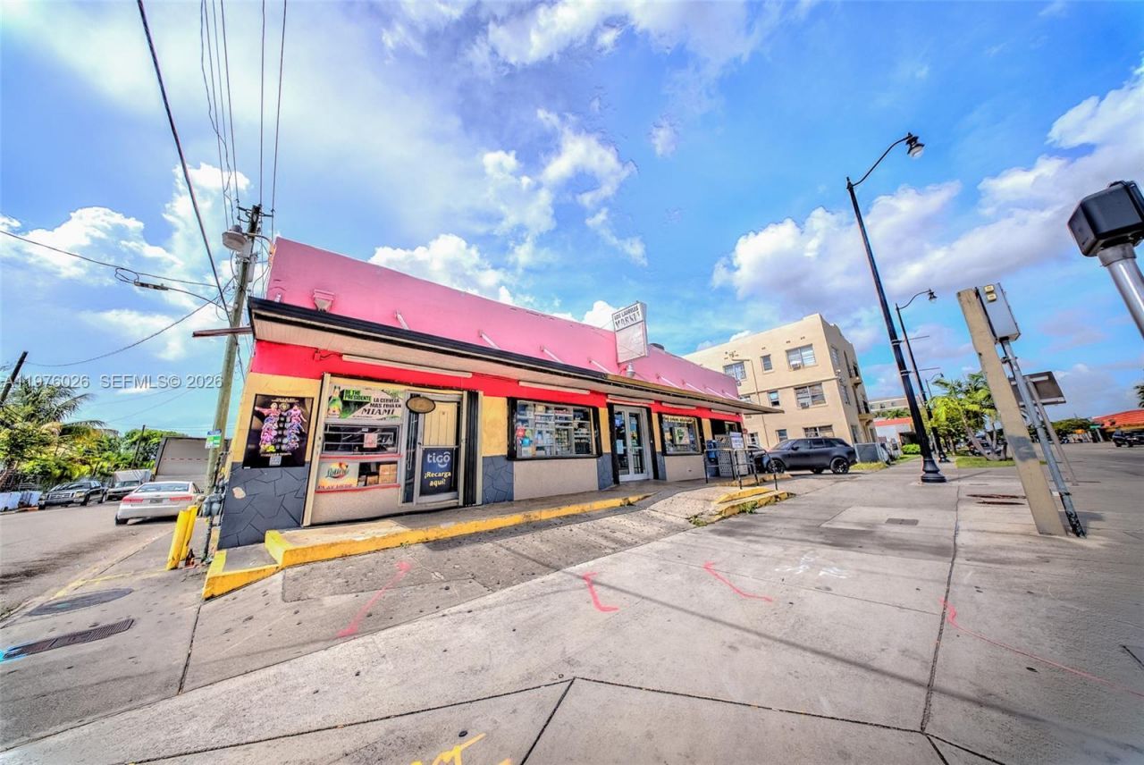 1910 SW 1st St , Miami, FL 33135 Photo