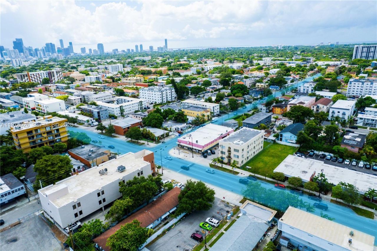 1910 SW 1st St , Miami, FL 33135 Photo