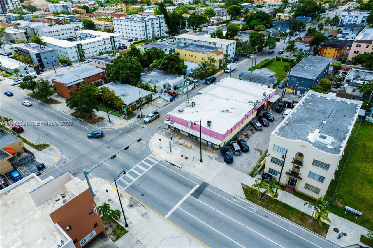 1910 SW 1st St , Miami, FL 33135 Photo