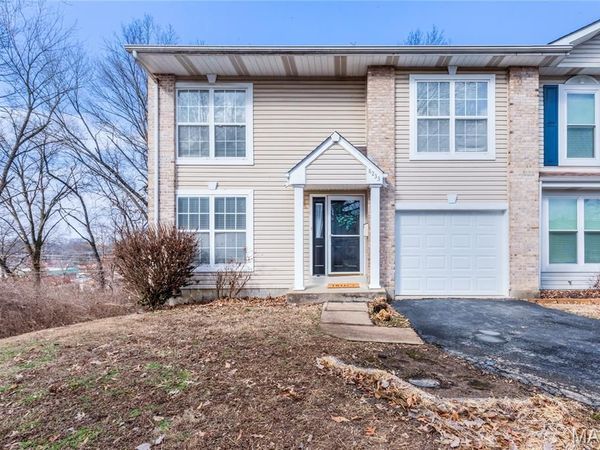 8233 Swarthmore Court , University City, MO 63130