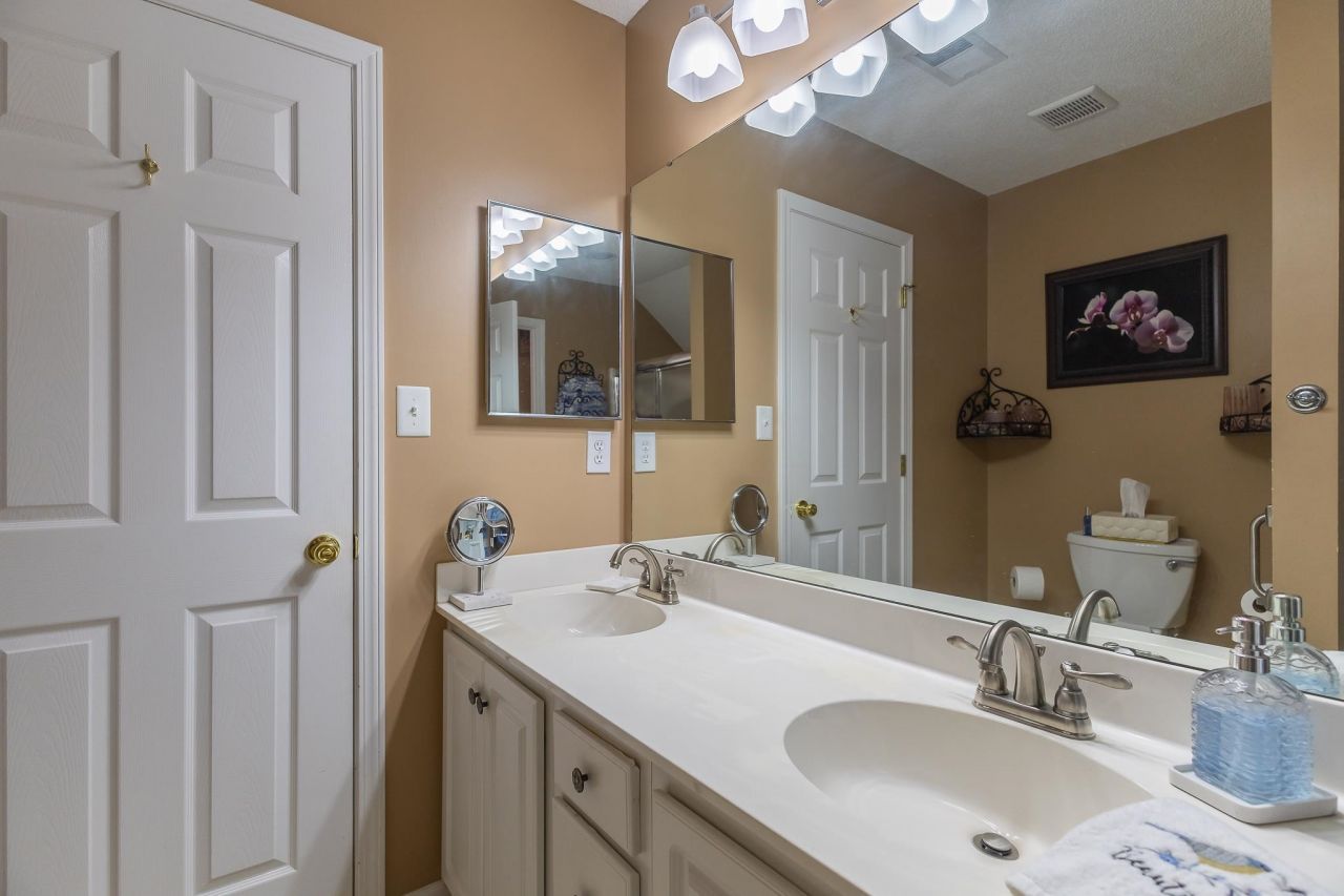 144 Wimbledon Way  Photo 18