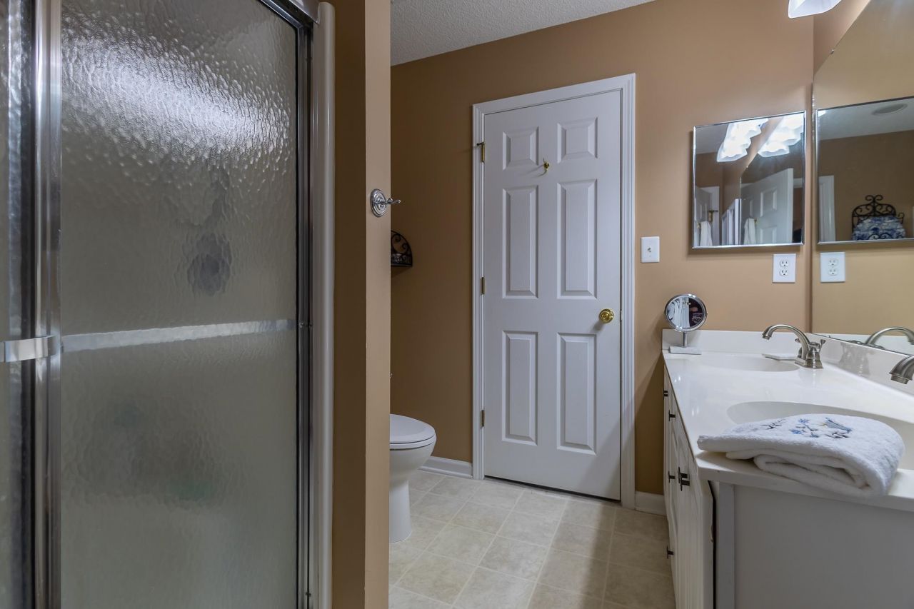 144 Wimbledon Way  Photo 20