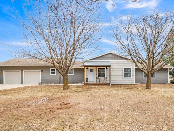 10 Airport Drive, Milford, IA 51351