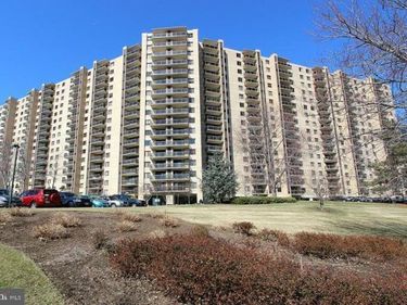 203 YOAKUM PARKWAY, Unit 219, ALEXANDRIA, VA 22304