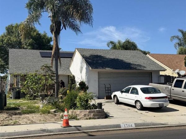 1364 Bobolink Dr., Vista, CA 92083