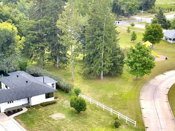 1620 Broad Street, Grinnell, IA 50112