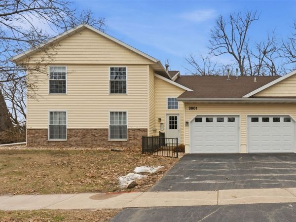 3801 Lexington Drive NE, Unit D, Cedar Rapids, IA 52404