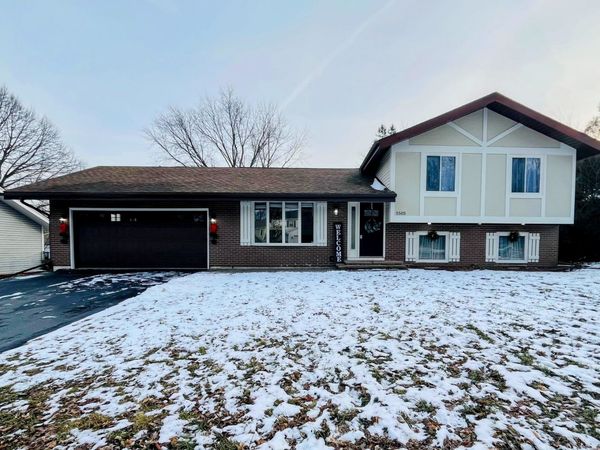 5505 W Shore Drive , McHenry, IL 60050