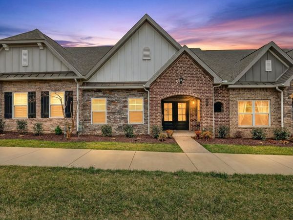215 Trevor Dr, Mount Juliet, TN 37122