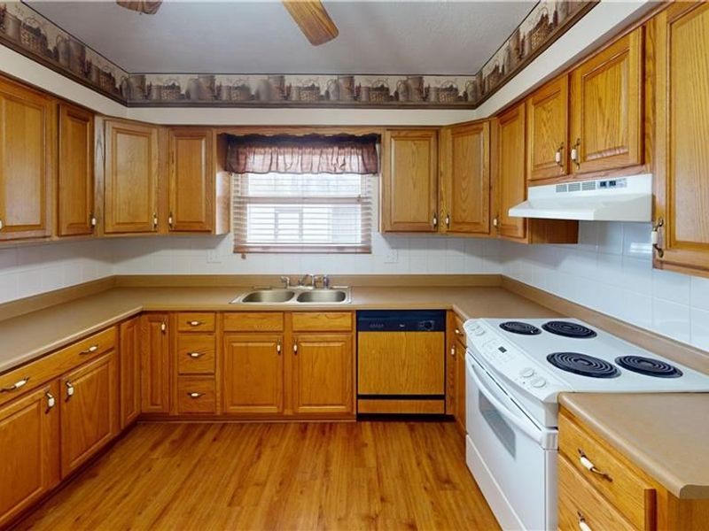 213 Porter Drive, Englewood, OH 45322 Photo 10