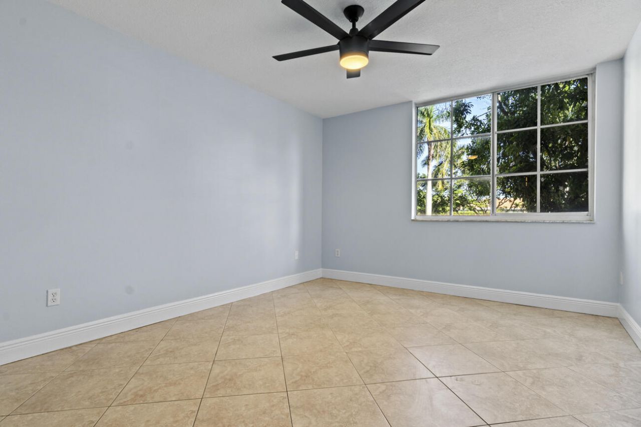 123 Yacht Club Way, Unit 207, Hypoluxo, FL 33462 Photo