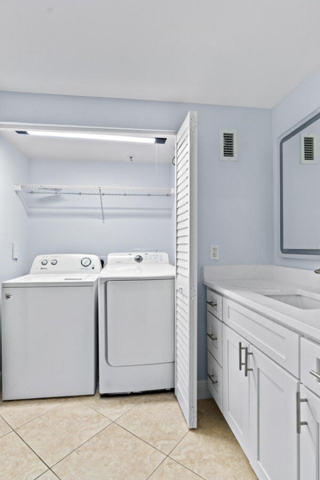 123 Yacht Club Way, Unit 207, Hypoluxo, FL 33462 Photo