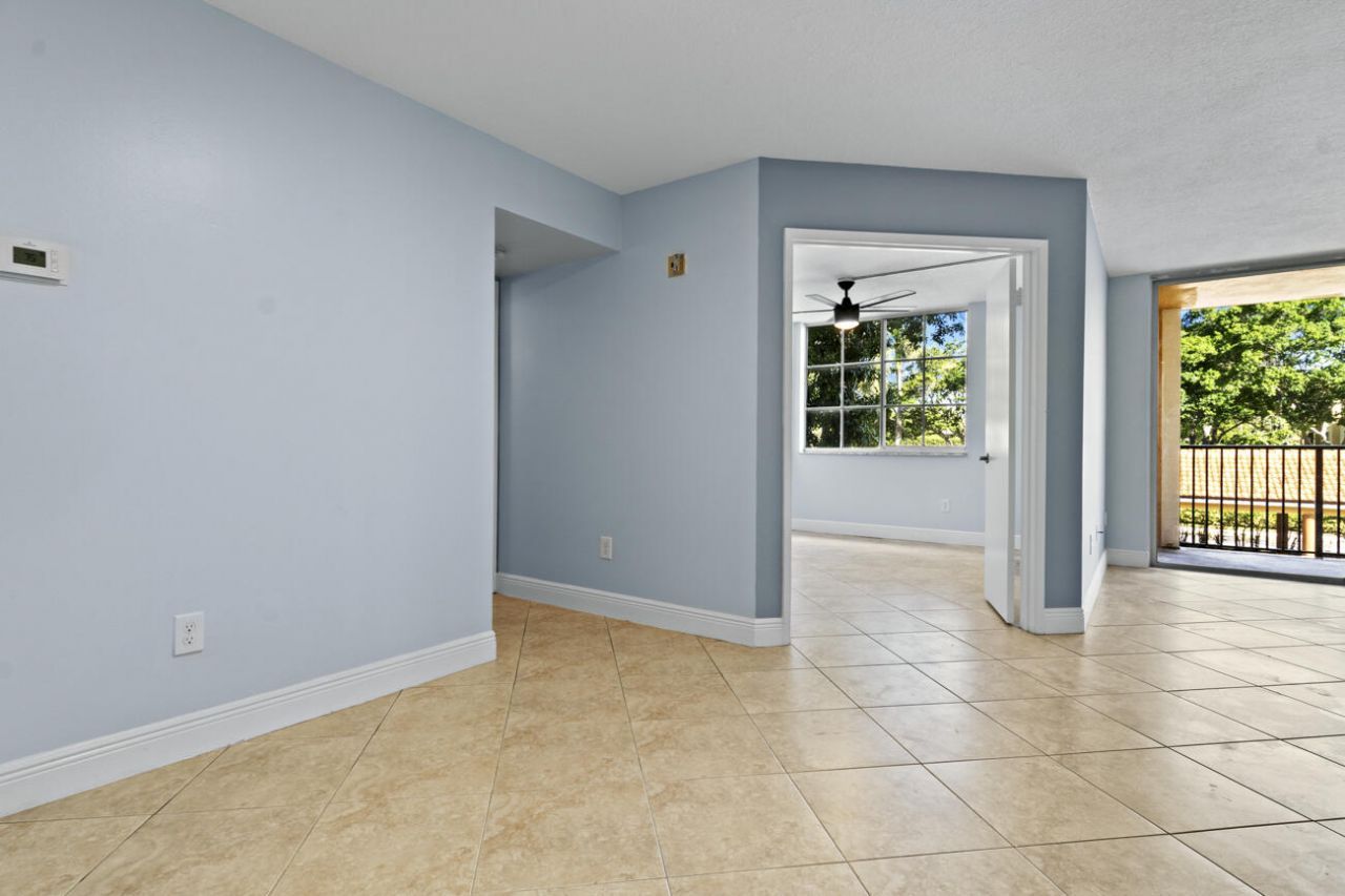 123 Yacht Club Way, Unit 207, Hypoluxo, FL 33462 Photo
