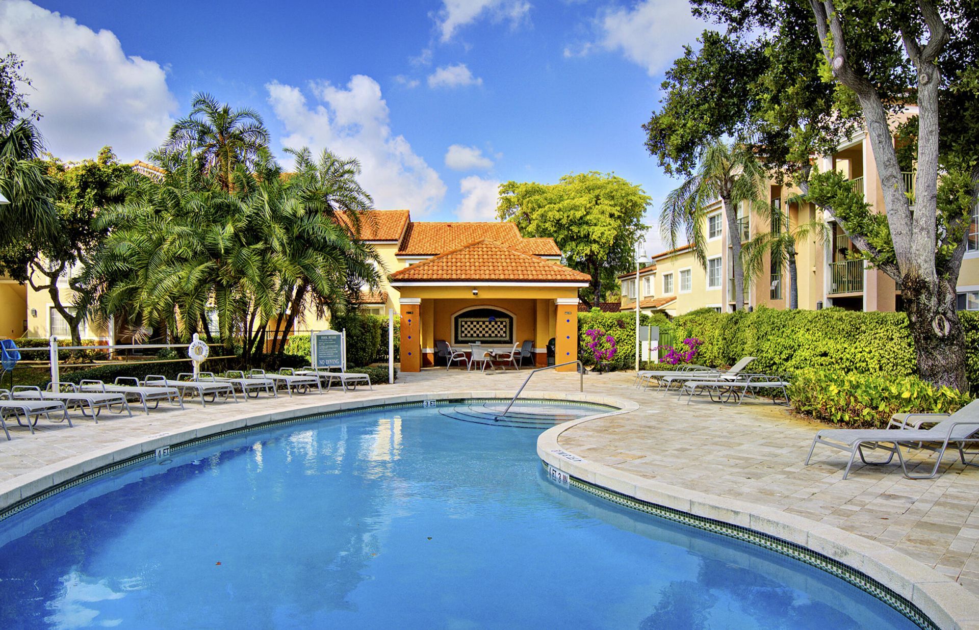 123 Yacht Club Way, Unit 207, Hypoluxo, FL 33462 Photo