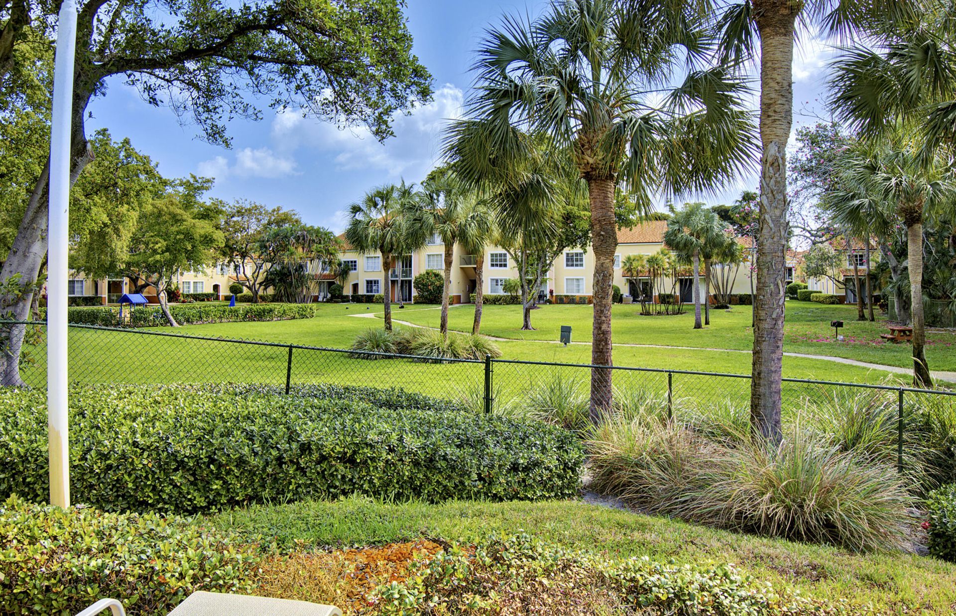 123 Yacht Club Way, Unit 207, Hypoluxo, FL 33462 Photo