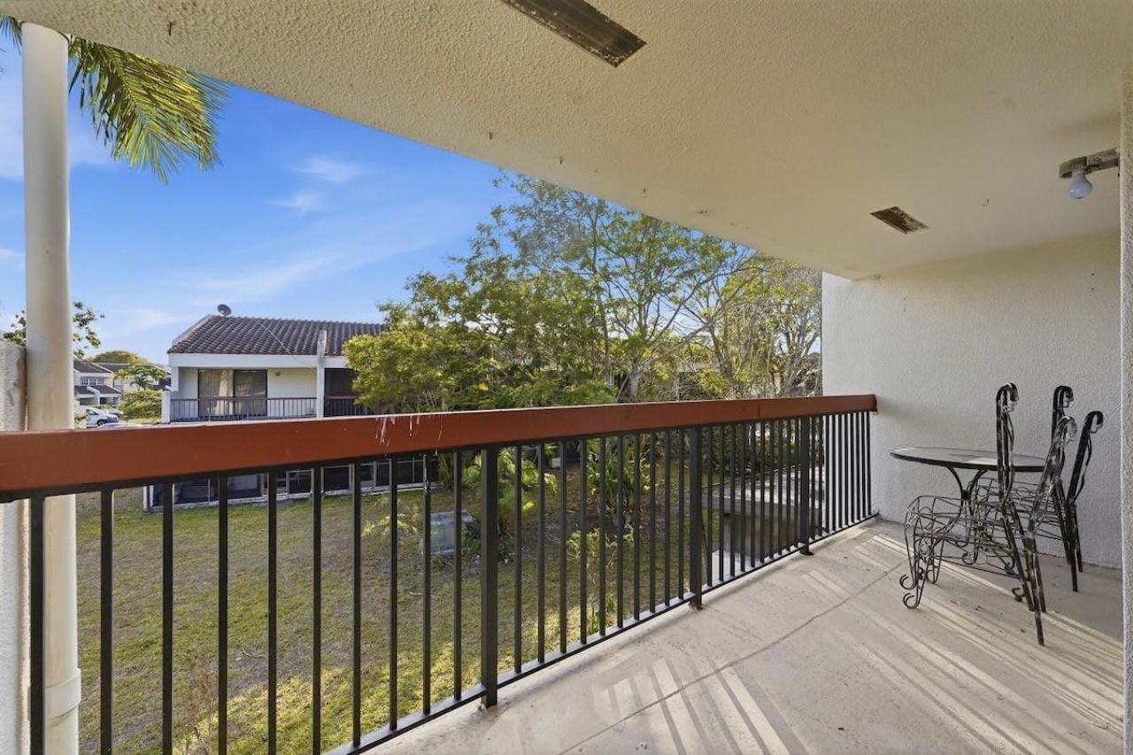 6678 Racquet Club Drive, Unit 209, Fort Lauderdale, FL 33319 Photo