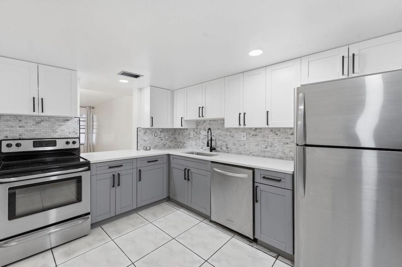 6678 Racquet Club Drive, Unit 209, Fort Lauderdale, FL 33319 Photo