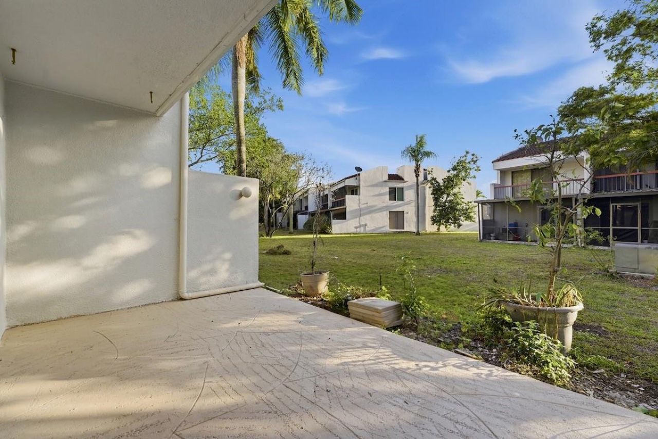 6678 Racquet Club Drive, Unit 209, Fort Lauderdale, FL 33319 Photo