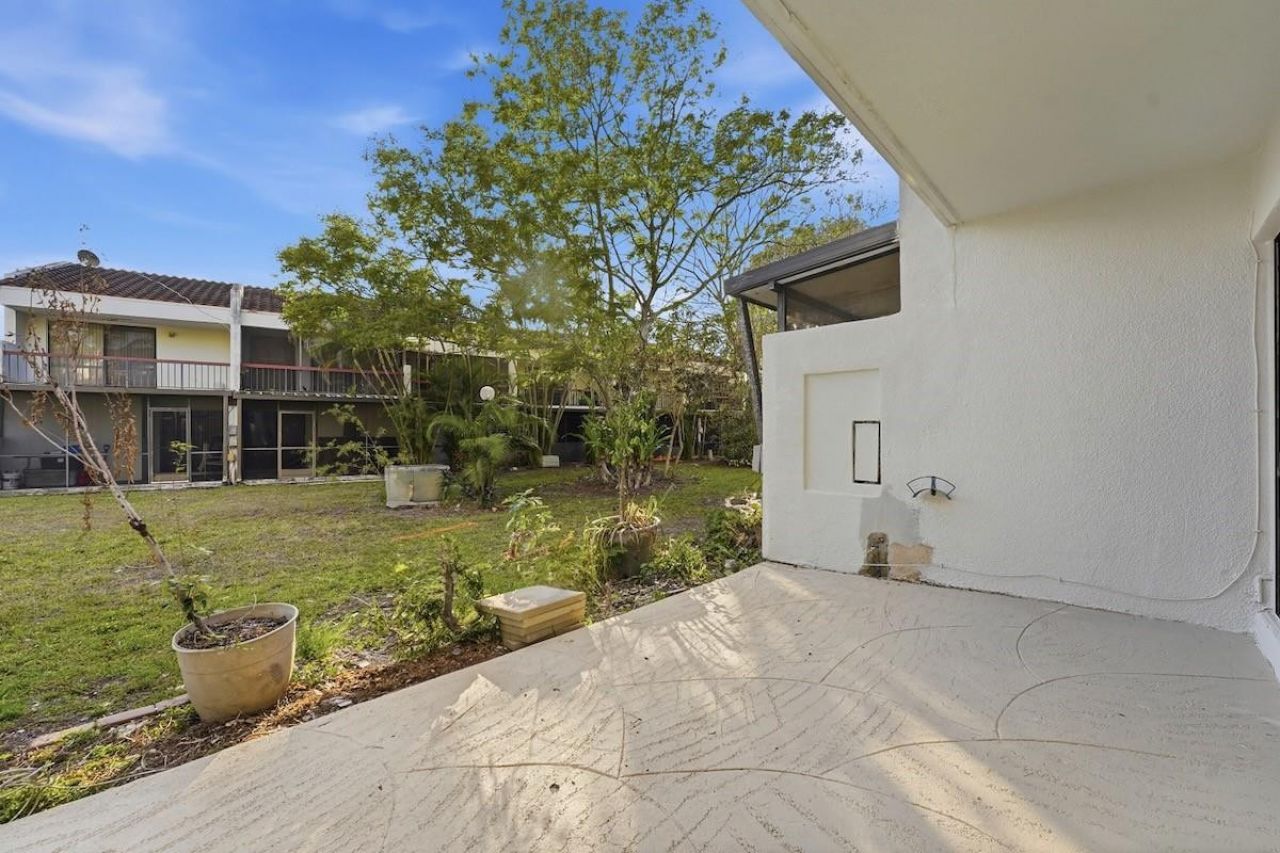 6678 Racquet Club Drive, Unit 209, Fort Lauderdale, FL 33319 Photo